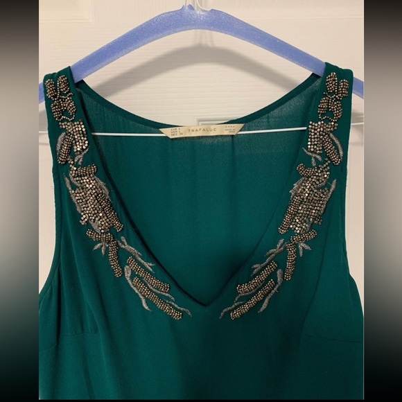 Beautiful emerald green dress with beadwork from Zara - Picture 2 of 4